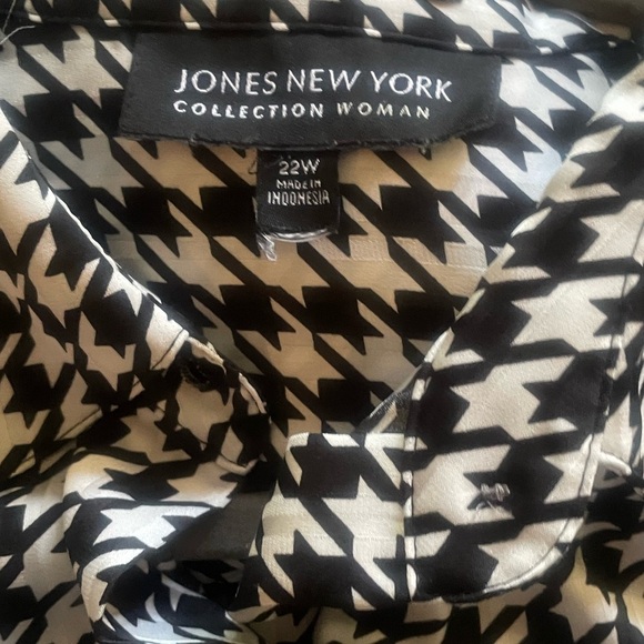 Jones New York (22W Plus) Stretch Black & White Houndstooth Collared Shirt - Picture 9 of 9